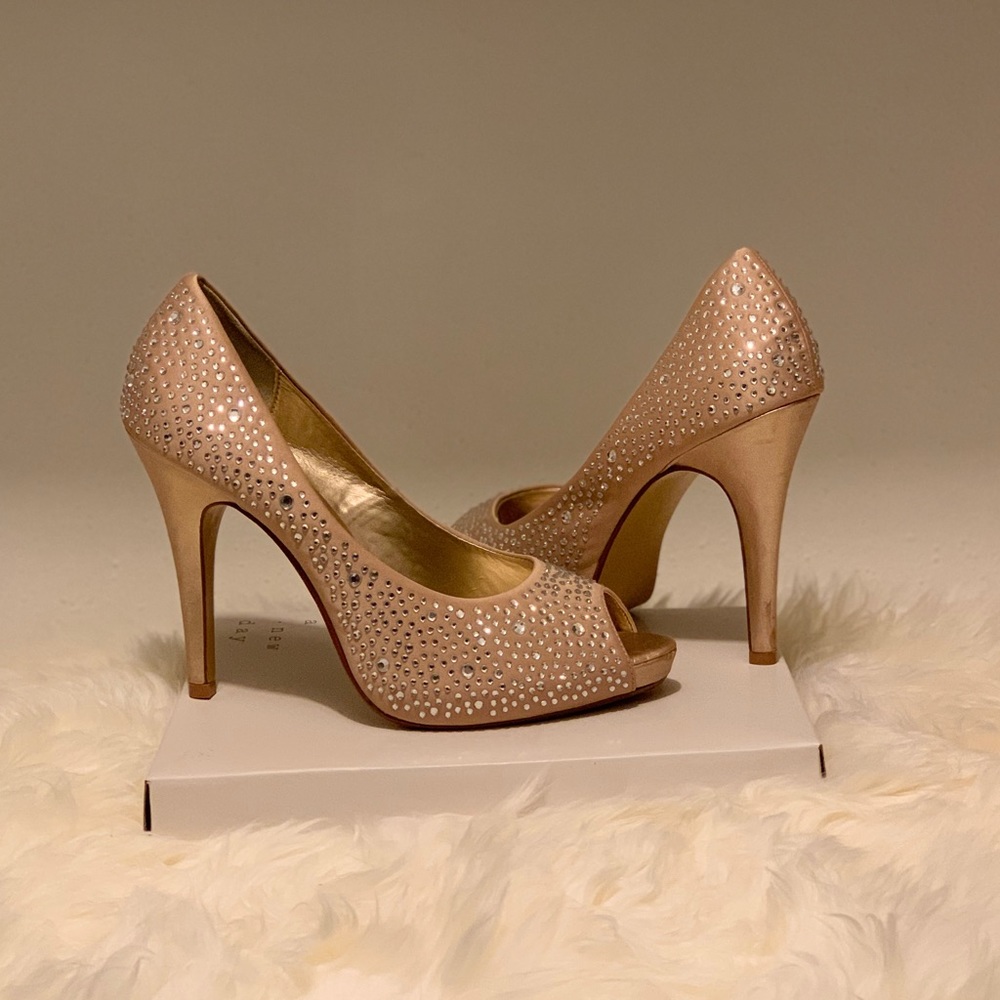 Champagne nude Lulu Townsend heels. Size 10, approx. 4” heel, with platform.
